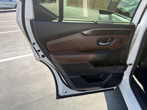 Used 2025 Honda Pilot Elite image 31