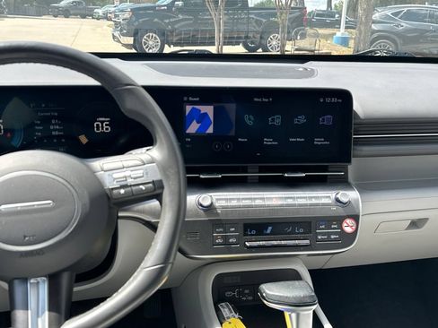 Used 2025 Hyundai Kona SEL FWD image 15