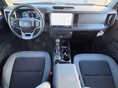 Used 2025 Ford Bronco Big Bend image 17