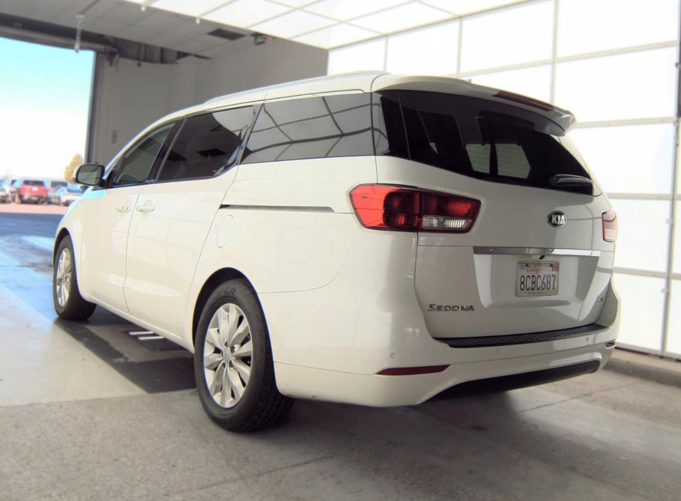 Used 2018 Kia Sedona EX FWD image 6