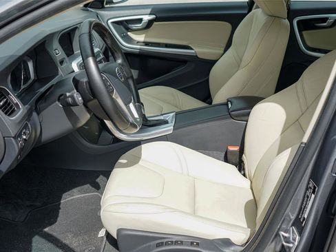 Used 2018 Volvo S60 T5 Dynamic w/ Vision Package image 10