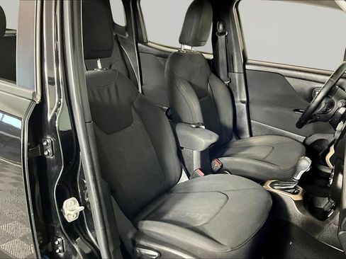 Used 2017 Jeep Renegade Latitude AWD/4WD image 26