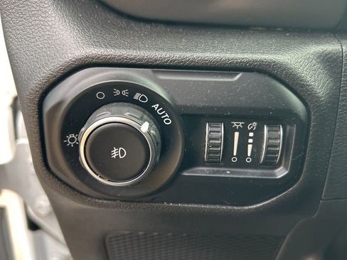 Used 2021 Jeep Wrangler Unlimited Sport image 4