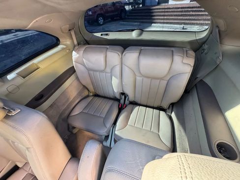 Used 2010 Mercedes-Benz R 350 4MATIC image 15