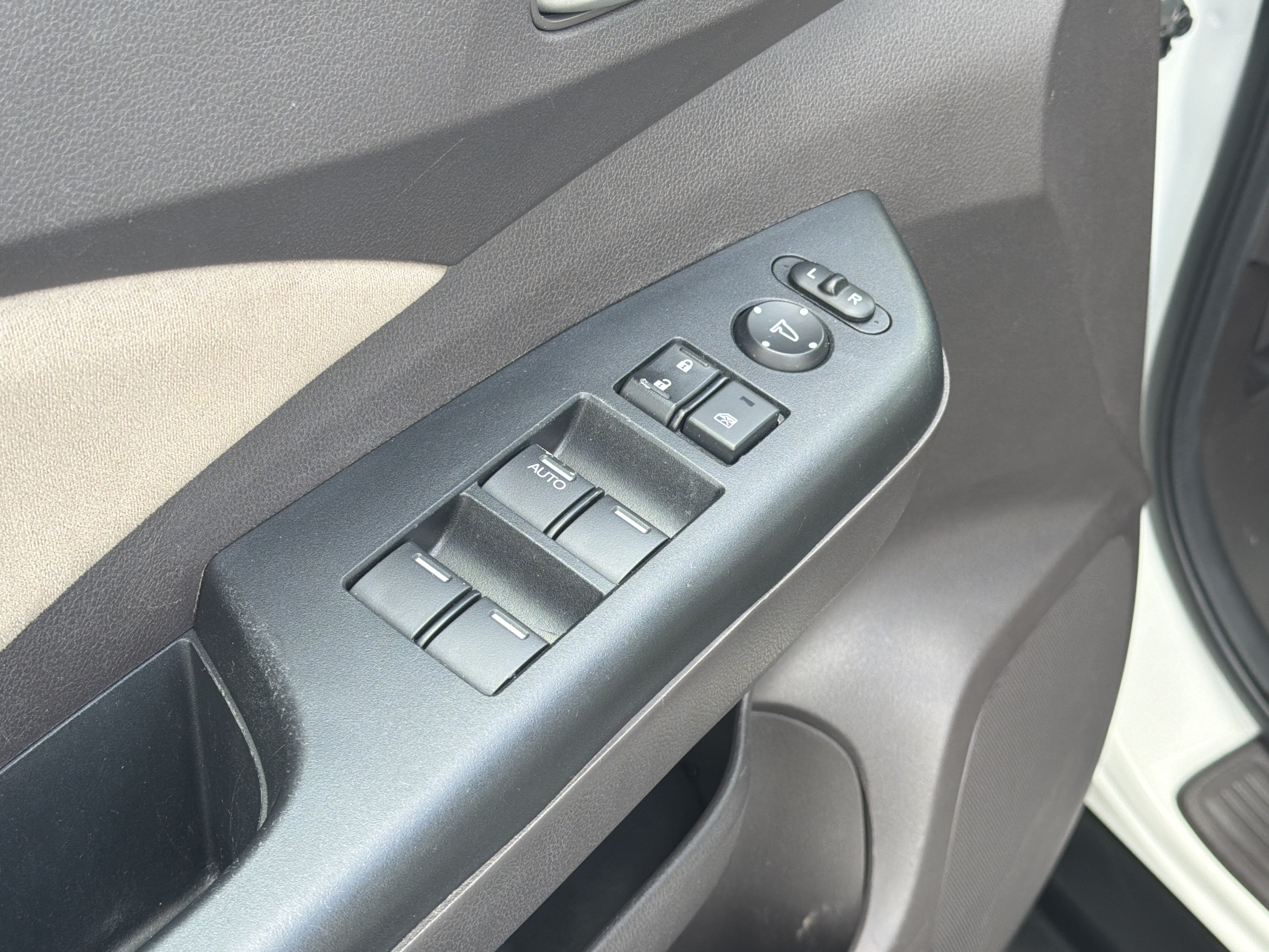 Used 2014 Honda CR-V EX image 19