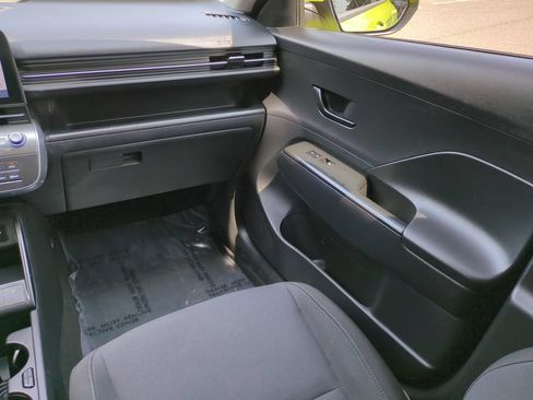 Used 2024 Hyundai Kona SEL w/ Convenience Package FWD image 17