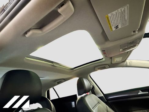 Used 2018 Volkswagen Golf SE FWD image 29