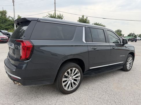 Used 2022 GMC Yukon XL Denali AWD/4WD image 7