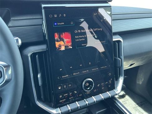 New 2025 GMC Acadia Elevation image 15