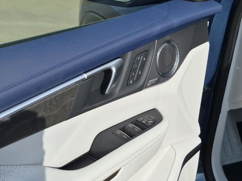 New 2026 Buick Enclave Avenir image 9