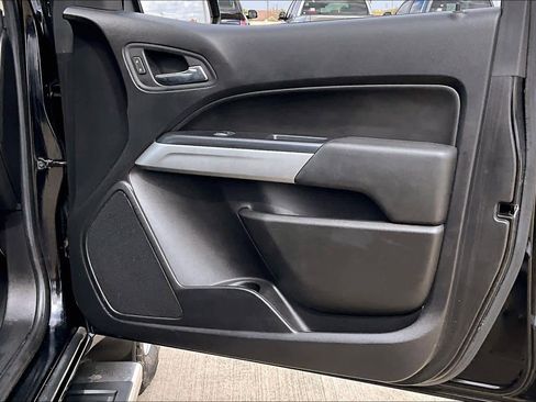 Used 2021 Chevrolet Colorado LT w/ LT Convenience Package image 23