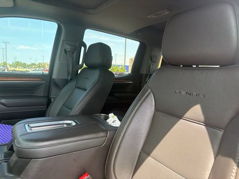 Used 2022 GMC Sierra 1500 Denali w/ Denali Reserve Package AWD/4WD image 13