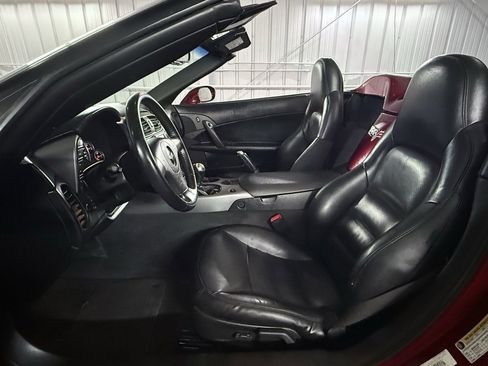 Used 2006 Chevrolet Corvette Convertible w/ Preferred Equipment Group image 32