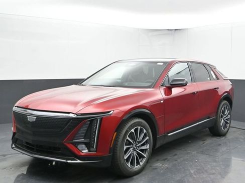 New 2025 Cadillac Lyriq Sport image 4