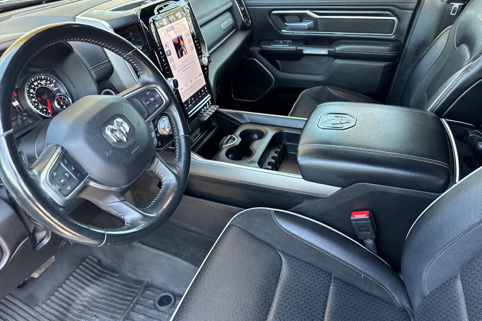 Used 2023 RAM 1500 Laramie AWD/4WD image 10
