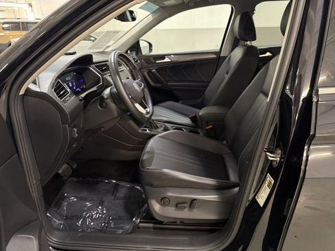 Certified 2023 Volkswagen Tiguan SE FWD image 15