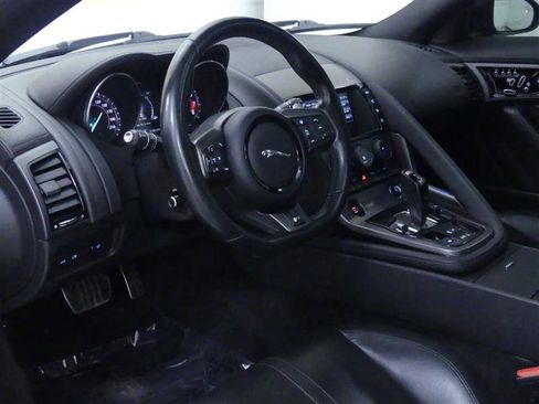 Used 2017 Jaguar F-TYPE R image 22