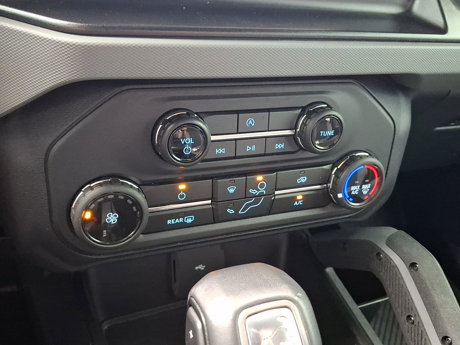 Certified 2023 Ford Bronco Big Bend w/ Sasquatch Package AWD/4WD image 18
