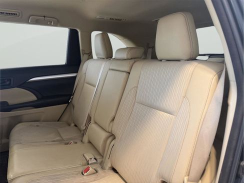 Used 2018 Toyota Highlander Plus image 26