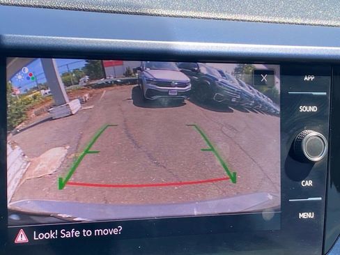 Certified 2023 Volkswagen Taos SE image 16