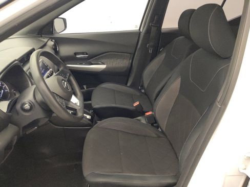 Used 2018 Nissan Kicks SV w/ Exterior Electronics Package FWD image 17