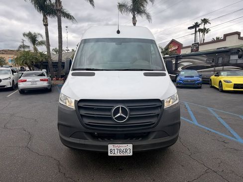 Used 2023 Mercedes-Benz Sprinter 2500 image 2