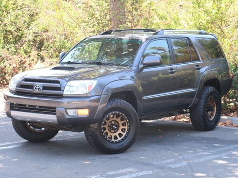 Used 2005 Toyota 4Runner Sport AWD/4WD image 2