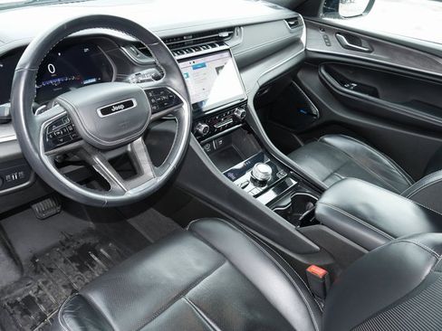 Used 2021 Jeep Grand Cherokee L Overland w/ Luxury Tech Group IV image 16