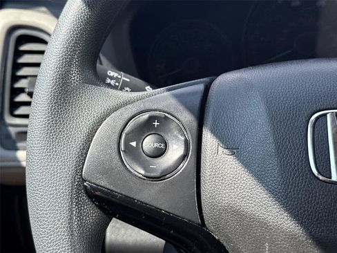 Used 2020 Honda HR-V LX image 19