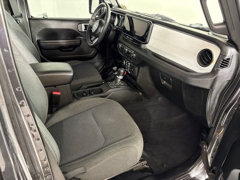 Used 2025 Jeep Wrangler Unlimited Sport AWD/4WD image 14