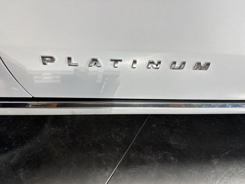 Used 2020 Ford Expedition Platinum image 15