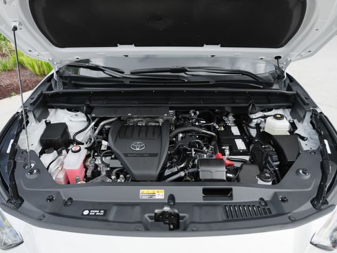 Used 2024 Toyota Highlander Platinum FWD image 45