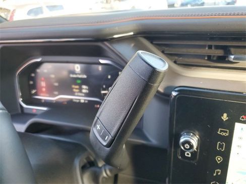 Used 2025 GMC Sierra 2500 AT4 w/ AT4 Premium Plus Package image 27