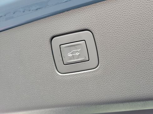Used 2025 Buick Envista Sport Touring w/ Convenience I Package FWD image 9