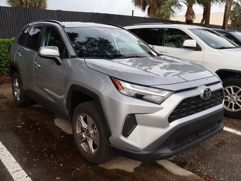 Used 2025 Toyota RAV4 XLE image 6