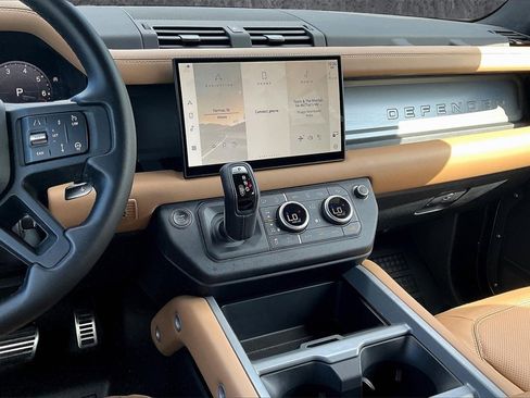 Used 2025 Land Rover Defender 110 V8 image 9