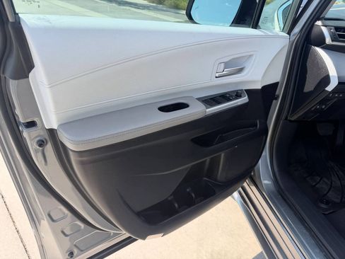 Used 2026 Toyota Sienna XLE FWD image 20