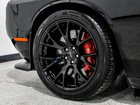 Used 2016 Dodge Challenger SRT image 56