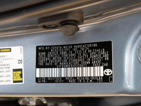 Used 2025 Toyota Corolla LE image 27