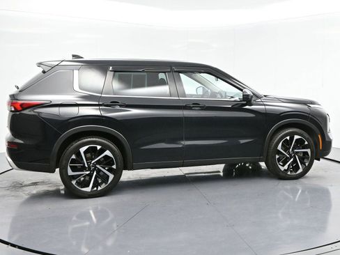 Used 2022 Mitsubishi Outlander SE image 8