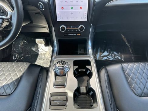Certified 2024 Ford Edge Titanium AWD/4WD image 35