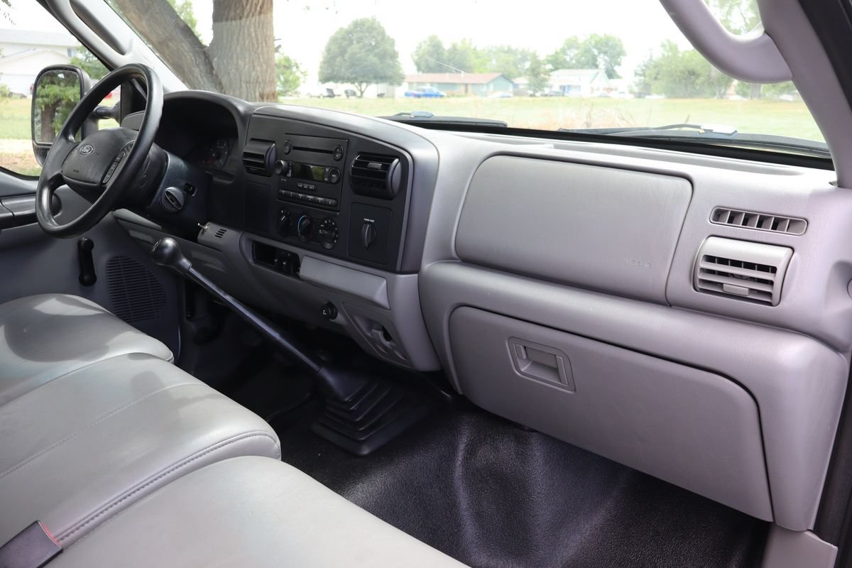 Used 2005 Ford F350 XL AWD/4WD image 18