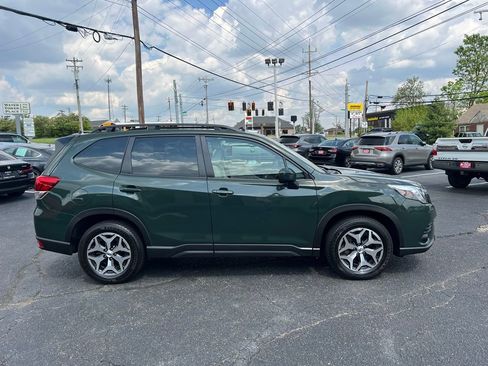 Used 2024 Subaru Forester Premium AWD/4WD image 5