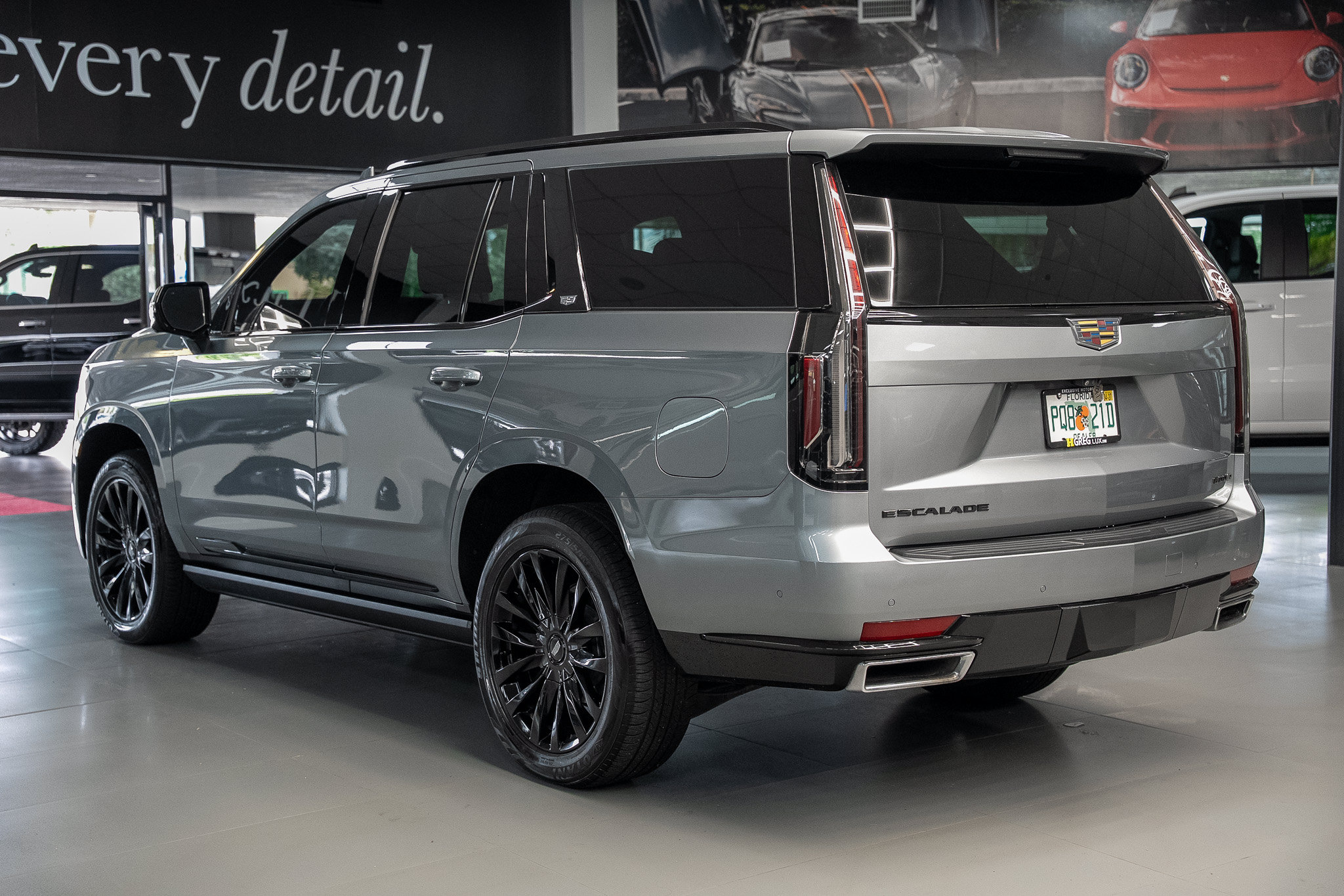 Used 2023 Cadillac Escalade Premium Luxury w/ Performance Package AWD/4WD image 20