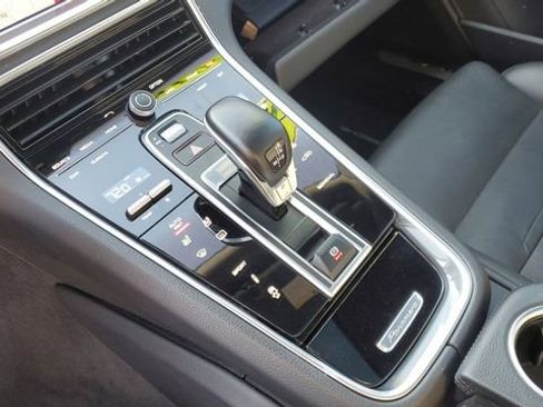 Used 2018 Porsche Panamera 4S image 18
