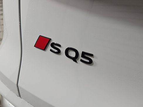 New 2026 Audi SQ5 Premium Plus image 13