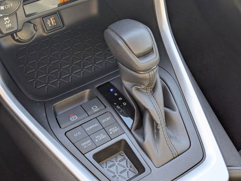 Used 2024 Toyota RAV4 XLE image 25