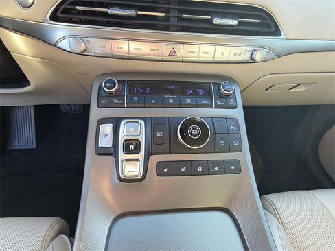 Used 2020 Hyundai Palisade Limited image 24