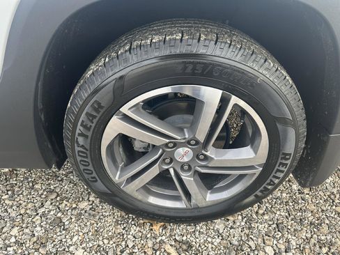 Used 2021 GMC Terrain SLT image 9