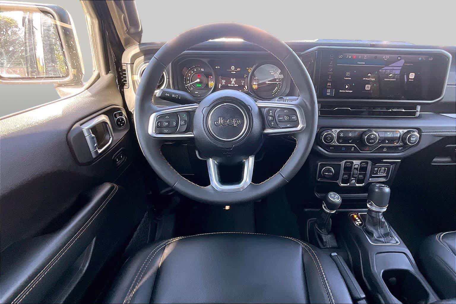 Used 2024 Jeep Wrangler Unlimited Sahara AWD/4WD image 6
